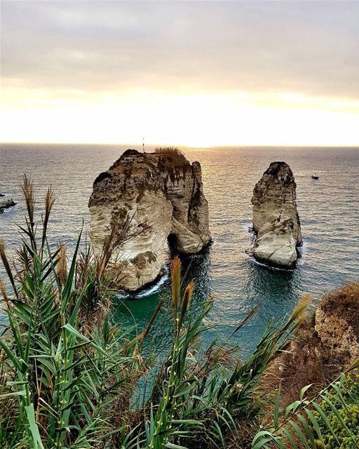 The colours of sunset 🌅Сегодня меня 3 раза остановила армия.⠀Мы снимали (Pigeon Rock Beirut.)