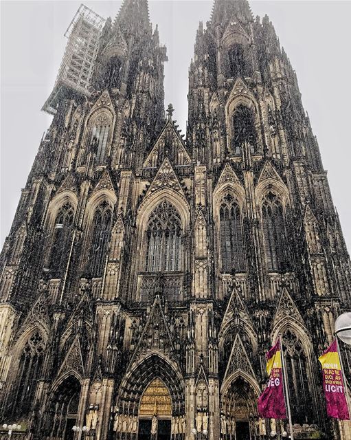The famous Cologne Cathedral, Germany’s most visited landmark........ (Cologne, Germany)