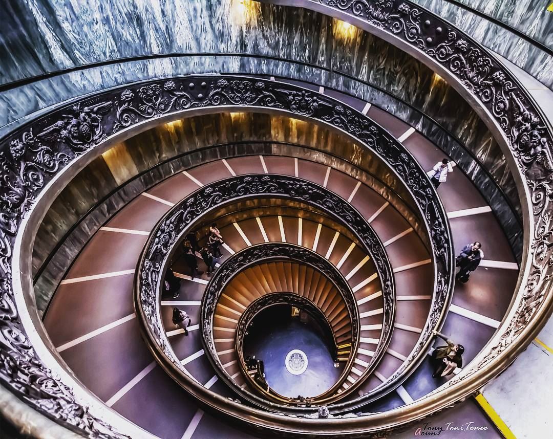 The famous exit double helix staircase of the Vatican museum ... is simply... (Vatican Museums - Musei Vaticani)