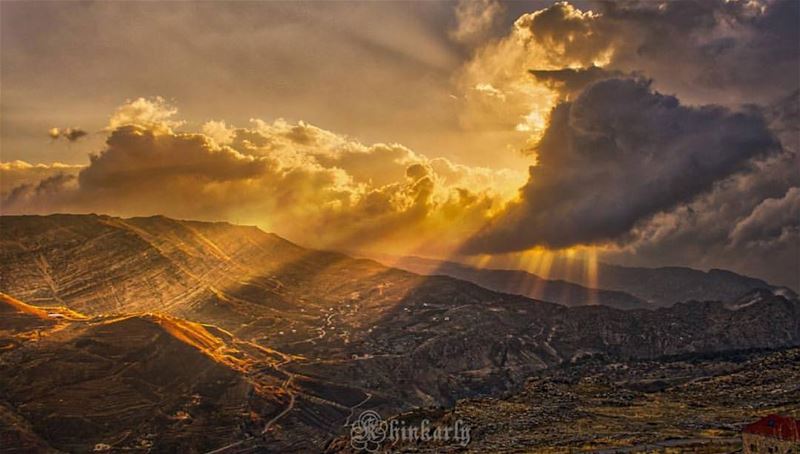 The glorious mountains of  Lebanon 🙌⛰🙌 thanks @surreal_k for sharing ⛰🇱� (Dahr el Qadîb)