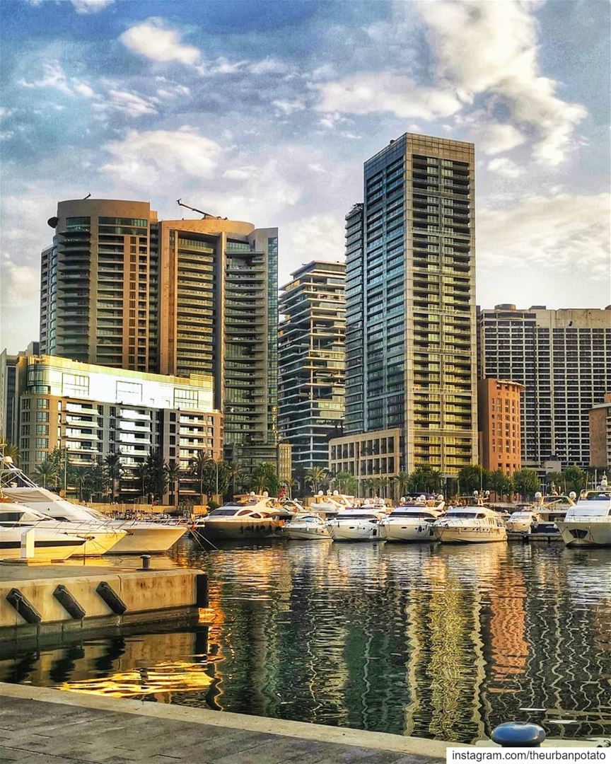 The golden hour in Beirut! How beautiful 🖤... (Zaitunay Bay)