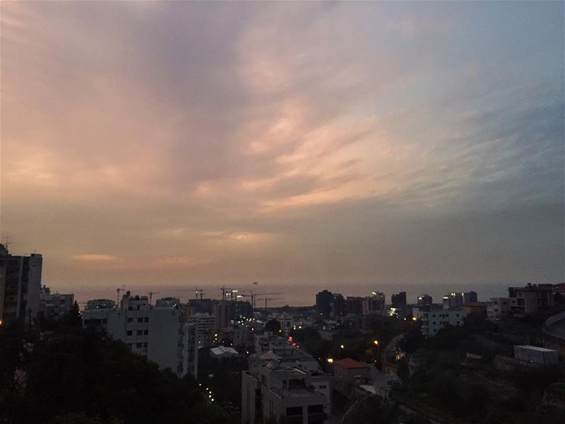 The golden hour 🌅 seemylebanon ourlovelylebanon lebanoninapicture... (Dbayhe)