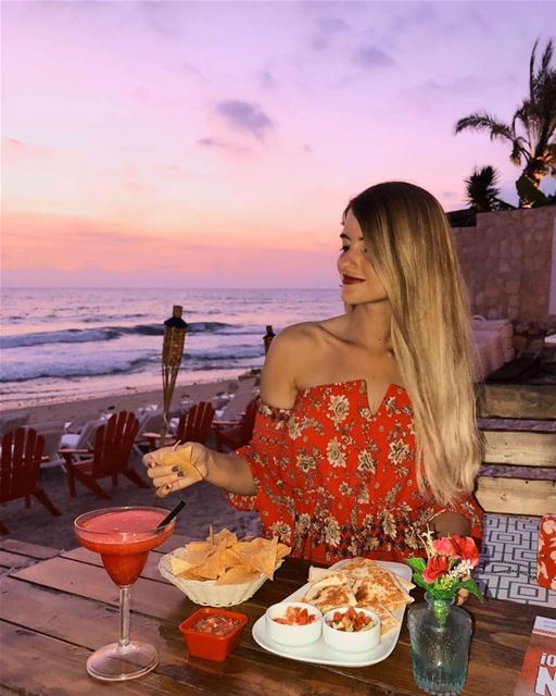 The heart wants what it wants 😋🌮🌅