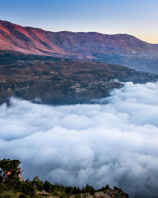 The last moments of light - Beautiful orange sunlight on the high... (Bcharré, Liban-Nord, Lebanon)