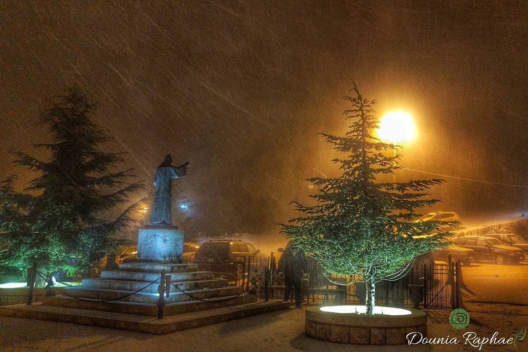 The lights are turned way down lowLet it snow, let it snow, let it snow 🌨 (Annâya, Mont-Liban, Lebanon)
