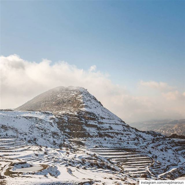 The Lonely Mountain🏔••• lebanon  nature  snow  snowmountain ... (Kfardebian, Mont-Liban, Lebanon)