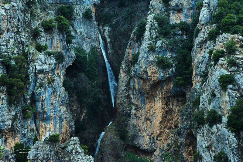 The loud sound of waterfalls 💦💦 (Wadi Annoubin)