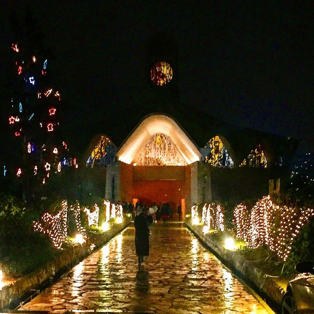 The magic of Christmas 🌟... (Collège Notre-Dame de Jamhour)