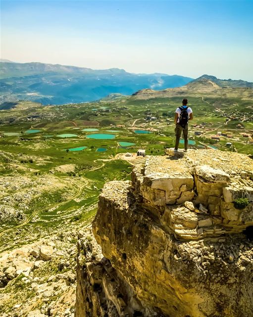 The major mistake that everybody makes is waiting ... waiting for somebody... (El Laqloûq, Mont-Liban, Lebanon)