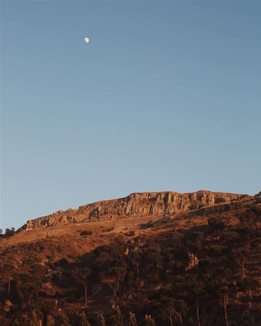  🇱🇧 The Moon And The Sky 🎶  sade  lebanon  night  nature ... (Mzaar Kfardebian)