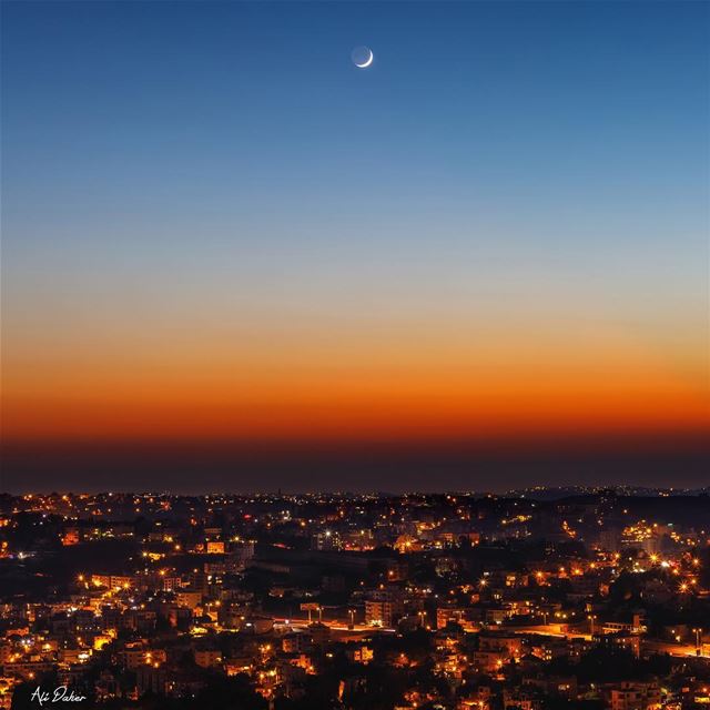 The moon as seen today 🌙 happyeid ... .. sunset sunsetporn... (Kfar Roummâne, Beyrouth, Lebanon)