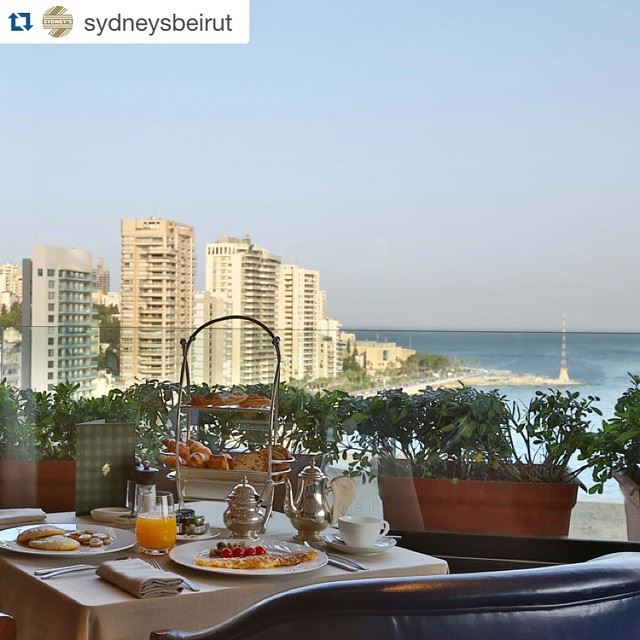 The only thing more appetizing than the food here is the view that goes with it ... Good Morning! (Sydney's -Le Vendome)