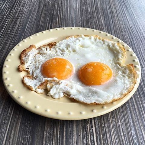 The perfect plate of eggs 😍🍳 Photo credits to @karim_khatoun