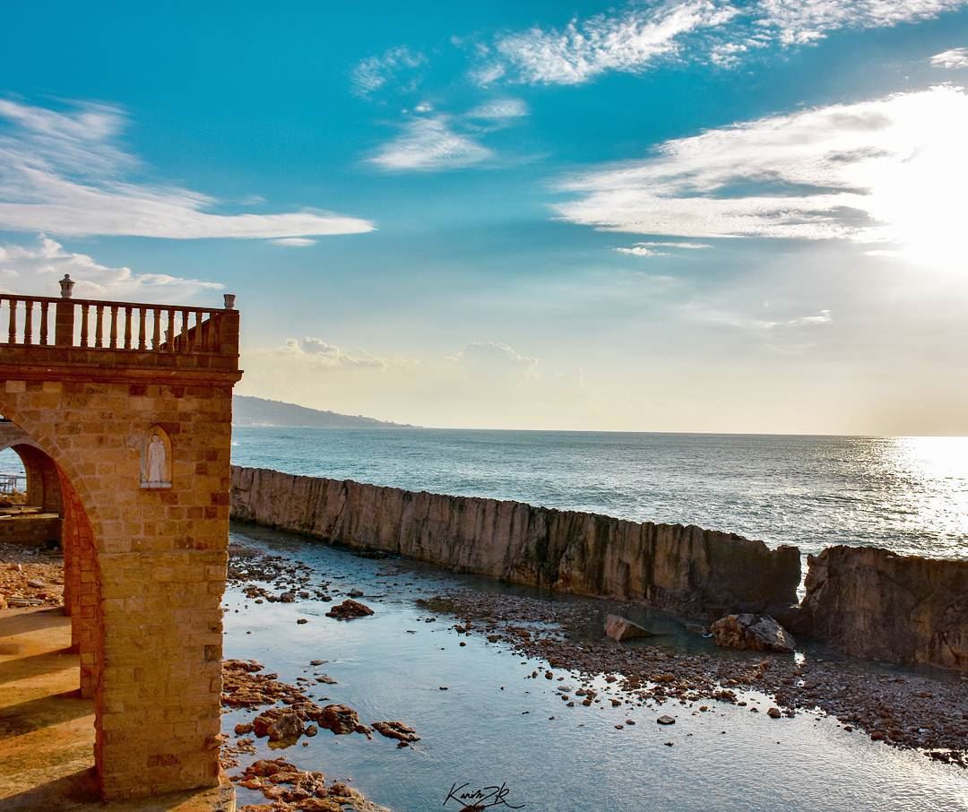 "The Phoenicians used this wall as protection against sea storms and... (Phoenicien Wall)