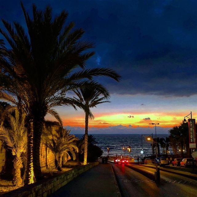 ... the road to 7000 years of sunsets... ... byblos  jbeil  seaside ... (Byblos - Jbeil)