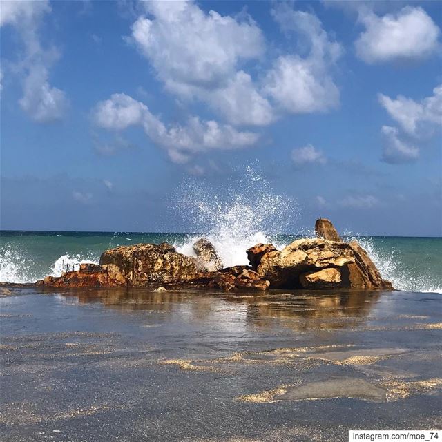 The Rocks won’t move an inch and the Waves won’t stop trying. Persistence... (الناقورة / Al Naqoura)