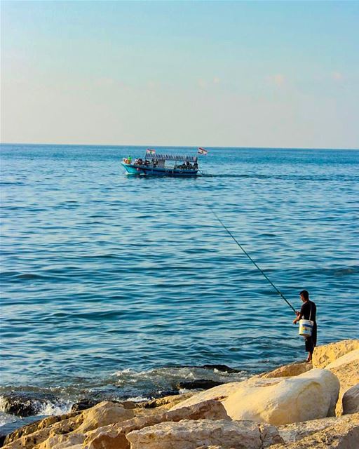 the sea hath fish for every man 🐟🌊......... canon  canon700d ... (Lebanon)
