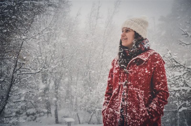 The serenity of the falling snowflakes 🌨❄️  snow  lebanon ... (Chahtoûl, Mont-Liban, Lebanon)