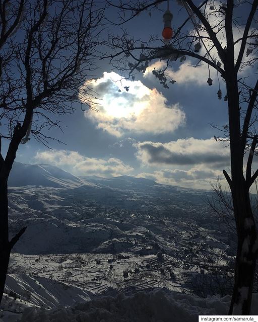 The sky is the daily bread of the eyes ( Ralph Waldo Emerson ) samarula ... (The Cedars of Lebanon)