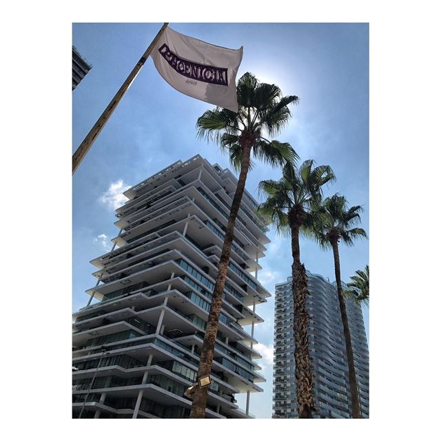 The sleek Beirut Terraces tower and a pinch of Phoenicia 🇱🇧 ————————————— (Beirut Terraces)