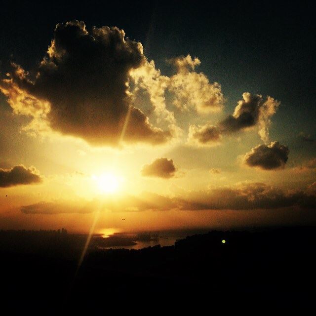 The  Sun  meeting the  clouds over  Beirut soleil  sol  solis  արեւ  太阳 ...
