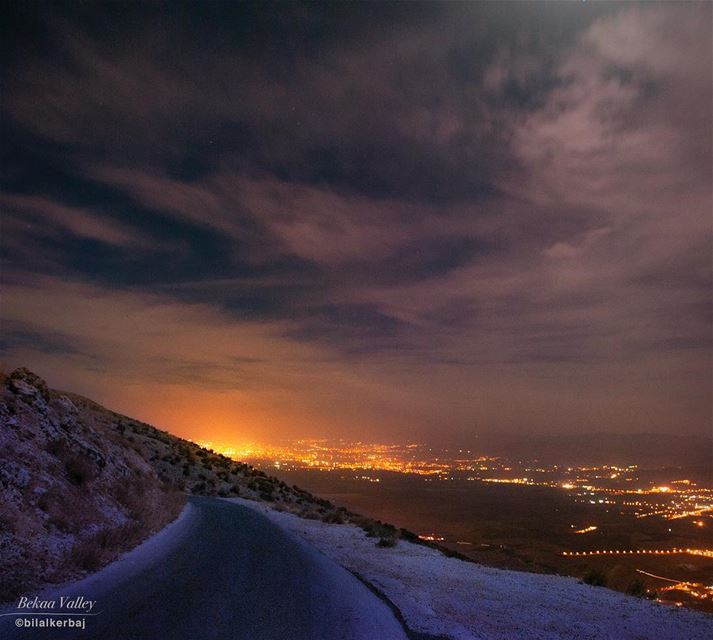 The super light of Elecrticité de Zahlé as seen from The peak of Maaser El... (Maasser El Chouf)