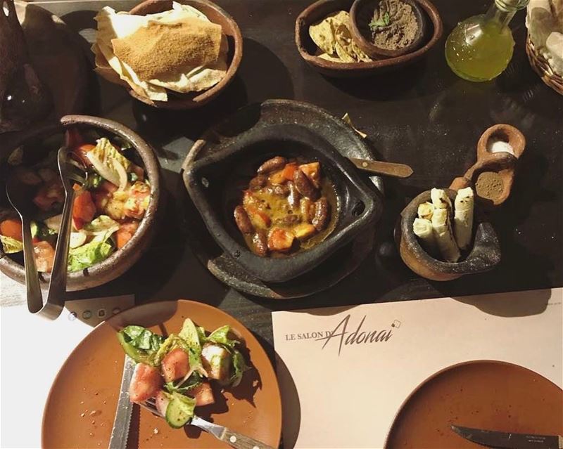 The traditional "traditional lebanese food" 🥖🍽 🇱🇧-  accomp ......... (Adonai - Le Petit Libanais)