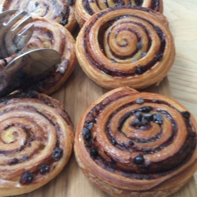 The viennoiserie & morning dessert section of today's breakfast at @lapetitetabledbayeh 😍🍴