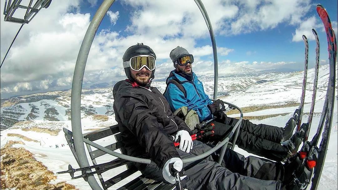 The view from a chairlift...  skimate skilovers skiaddict chairliftselfie... (Mzaar Kfardebian)