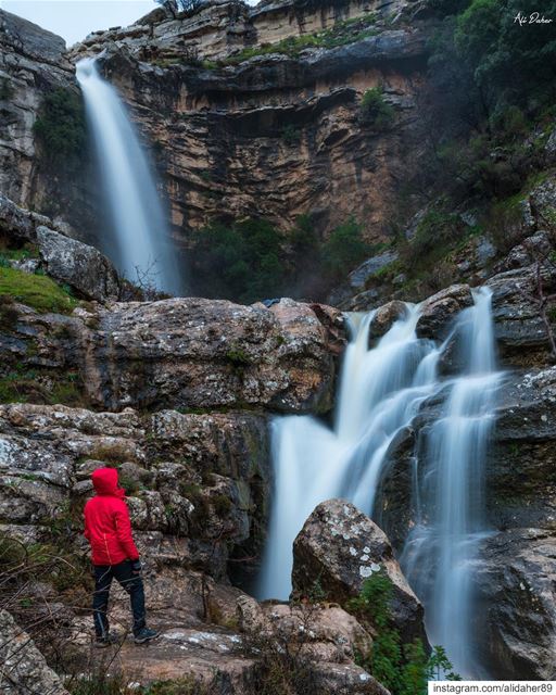 the WORLD is YOURS to EXPLORE 🏞.... waterfall lake river paradise... (Jezzine Region)