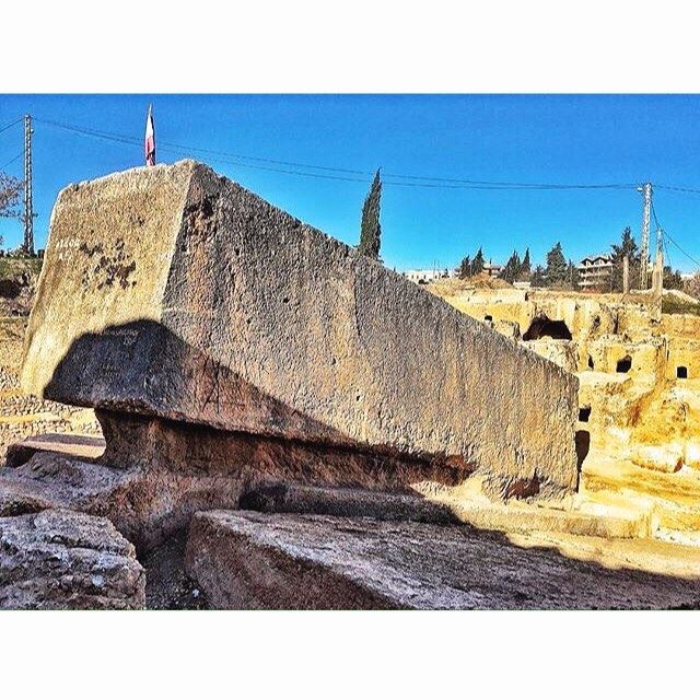 The World's Largest Stone (19x6 meters) Baalbeck City Of The Sun . 