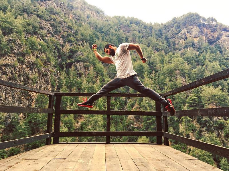 🏃🏻  theglobejumpers  keepjumping 📸 @alainchebly (Chouwen)