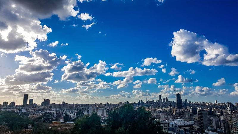 There are no rules of architecture for a castle of clouds .Samsung s7... (Deïr Mâr Roukôz, Mont-Liban, Lebanon)