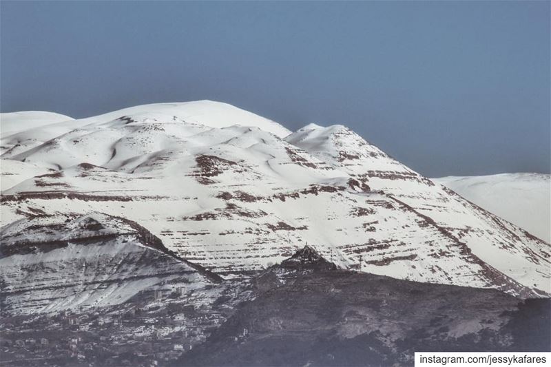 There’s no mountain you can’t climb. Just trust yourself 😌🏔 (Fih, Liban-Nord, Lebanon)