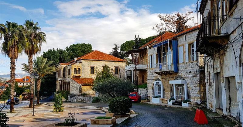 There’s something about the way, the street looks when its just rained 💙 ... (Mount Lebanon Governorate)