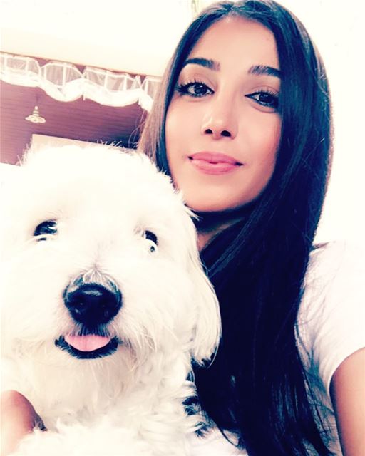 They say: "Date a girl who gets distracted by dogs not by other dudes"🐶 ❤