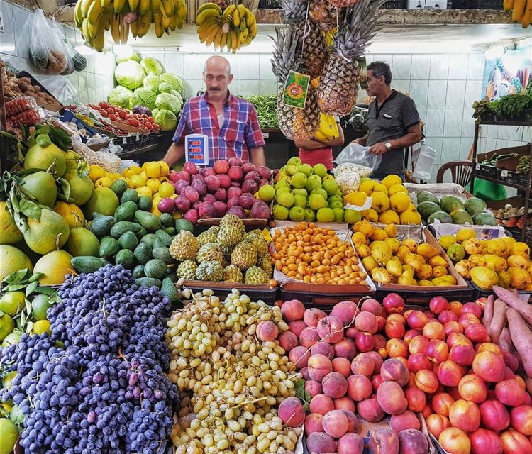 This colourful variety 😻Я уже рассказывала, что чеснок - король ливанской (Zuqaq al-Blat)