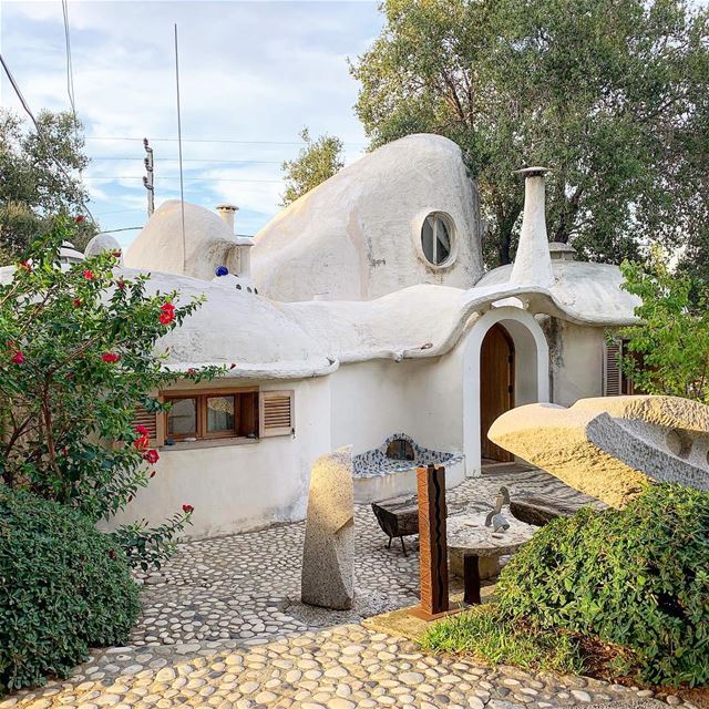 This handmade house was build by one of three Basbous brothers as a house... (Rashana, Liban-Nord, Lebanon)