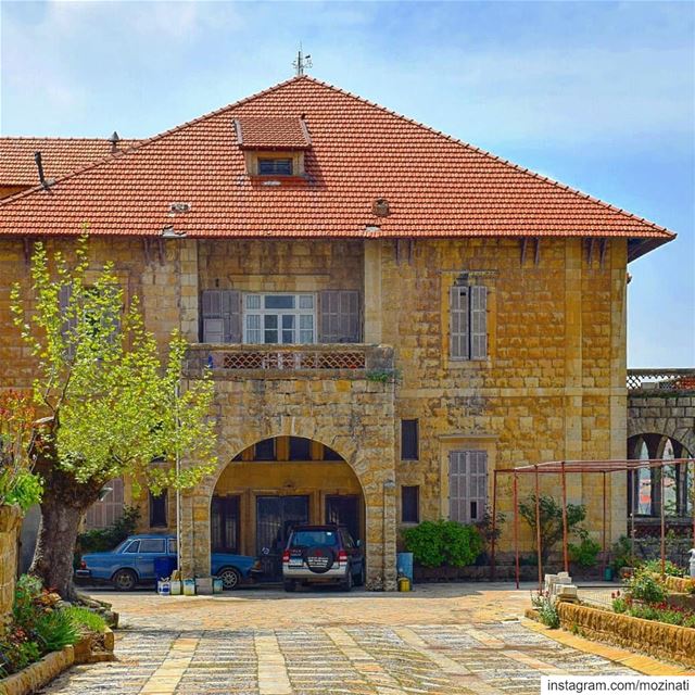 This  house is standing on memory alone.. !! ============================== (Sawfar, Mont-Liban, Lebanon)