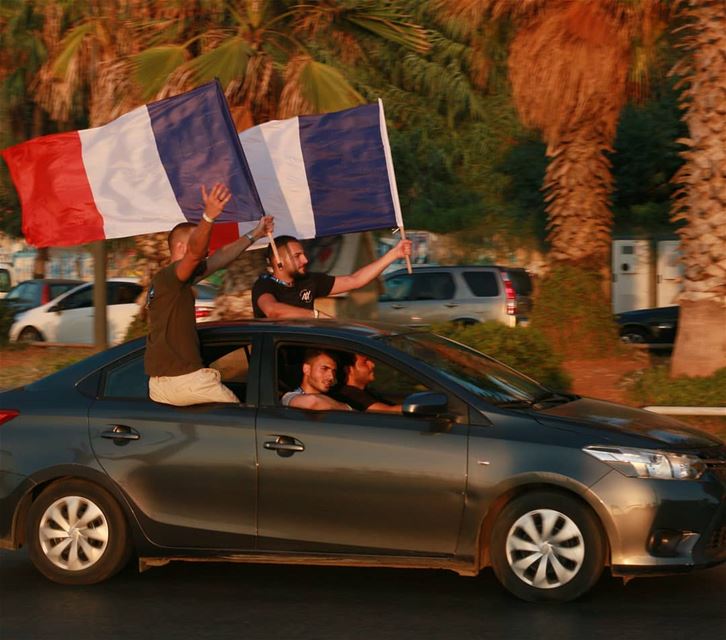 This is Lebanon...Although they are few, Lebanese supporters for France... (Manara Beyrouth)