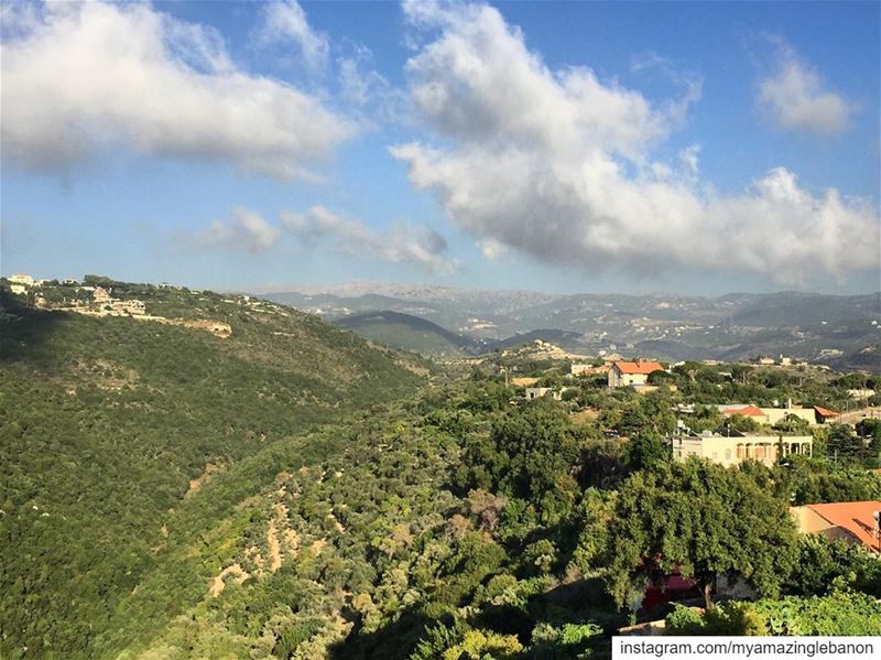 Those beautiful northern mountains💚 a7labaladbil3alam 🇱🇧........ (Jrabta, Liban-Nord, Lebanon)