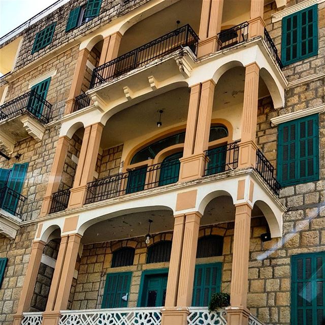 ❤Those kind of buildings build between 50's & 60's specially when they are... (Bhamdoûn, Mont-Liban, Lebanon)