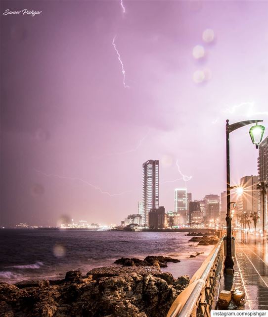 Thunder and few drops of rain...... nightout  Lebanon  Beirut ... (Manara Beyrouth)