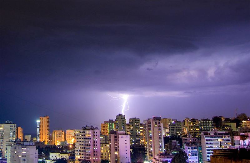 .Thunderstorms | Beirut, Lebanon a few moments ago! Good evening dear... (Beirut, Lebanon)