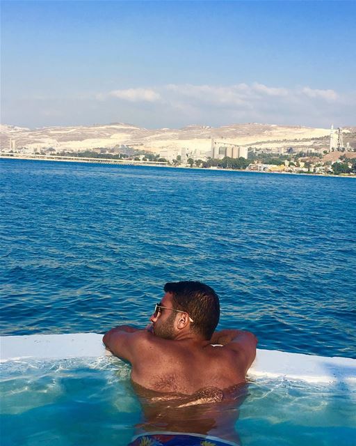😴Time to relax 🏝⛱ 🏝⛱🇱🇧 adhamubarak holiday beach chekka relaxing... (Rocca Marina)