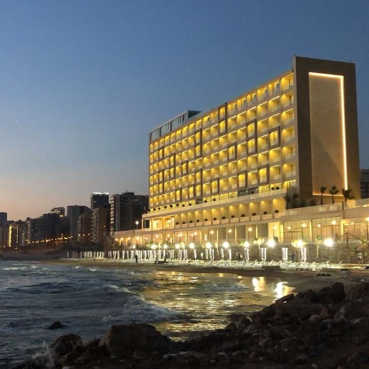  timelapse  lebanon  lebanon🇱🇧  beirut  sea  beach  night ... (Ramlat Al Bayda', Beyrouth, Lebanon)