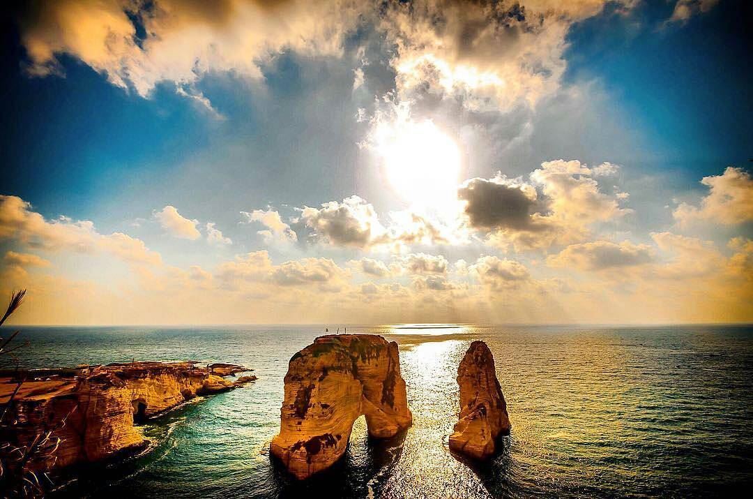 🇱🇧 To my beloved Beirut, the city that will never die: Even though you... (Rouche Rock - Beirut Lebanon)