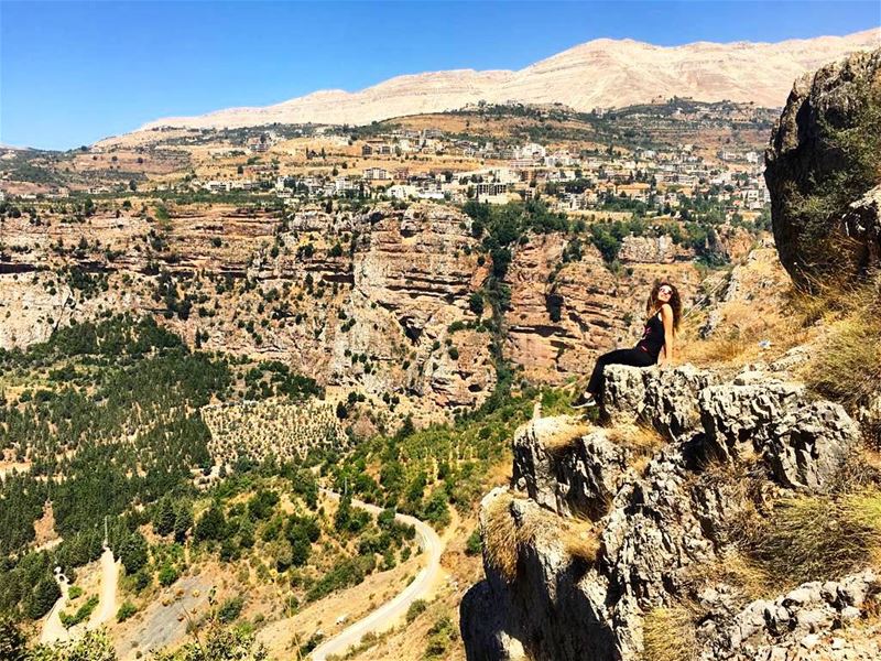 To the other direction of the crowd ➡️  Lebanon  Livelovelebanon ... (Ouâdi Qannoûbîne, Liban-Nord, Lebanon)