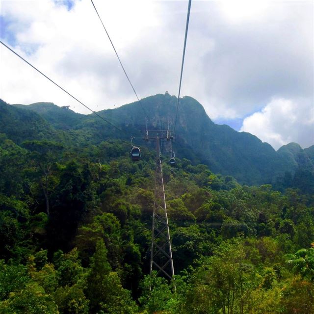 To the top of the mountain ... high enough to get you scared 😬 but... (Langkawi Cable Car)