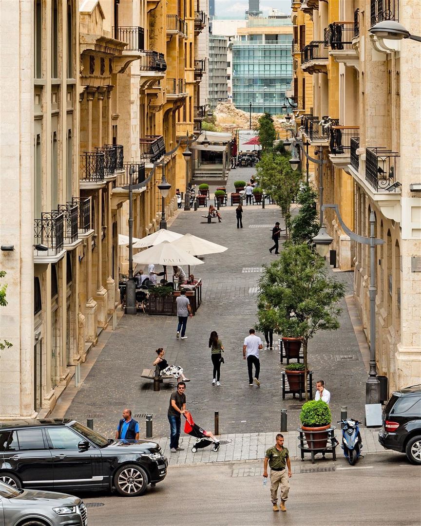 Toda rua tem seus segredos, suas histórias...e algumas delas são geniais e... (Downtown Beirut)